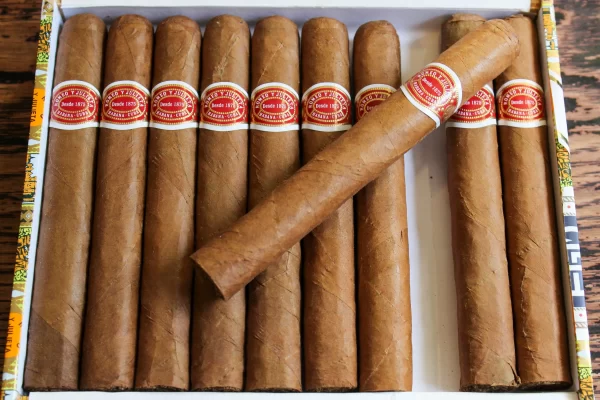 ROMEO Y JULIETA MILLE FLEURS CUBA - Image 2